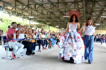 Galeria: Desfile de Moda Sustentável na EE Prof. Francisco de Silva Nunes